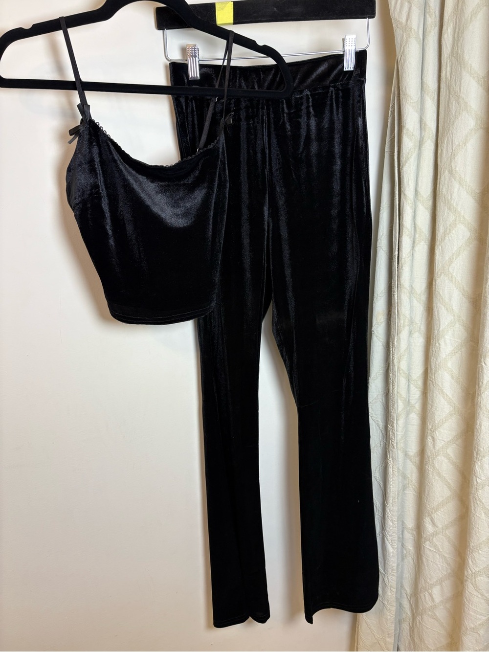 NWT Le Lis Black Velvet Set